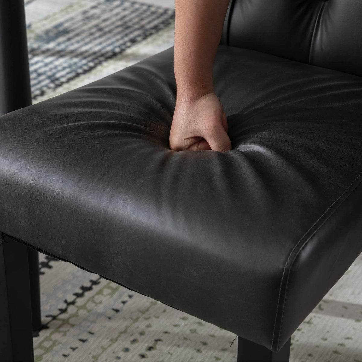 Black Set of 4 PU Leather Tufted Dining Chairs L904